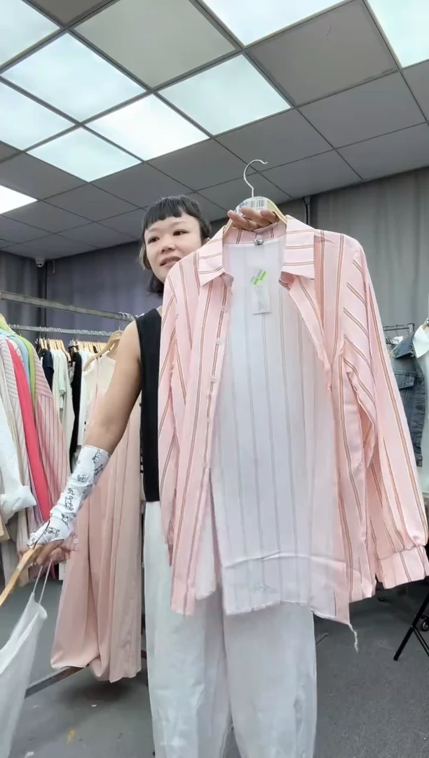 单衬衣大哥家漂亮衣服漂亮颜色