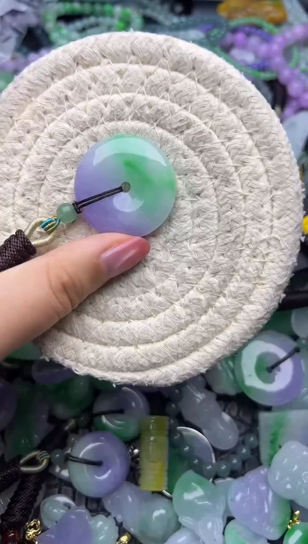 颈饰未镶嵌翡翠天然缅甸翡翠吊坠