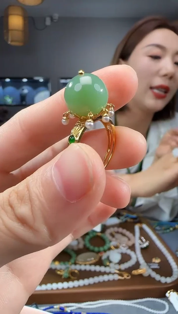 和田玉戒指18K金镶嵌1