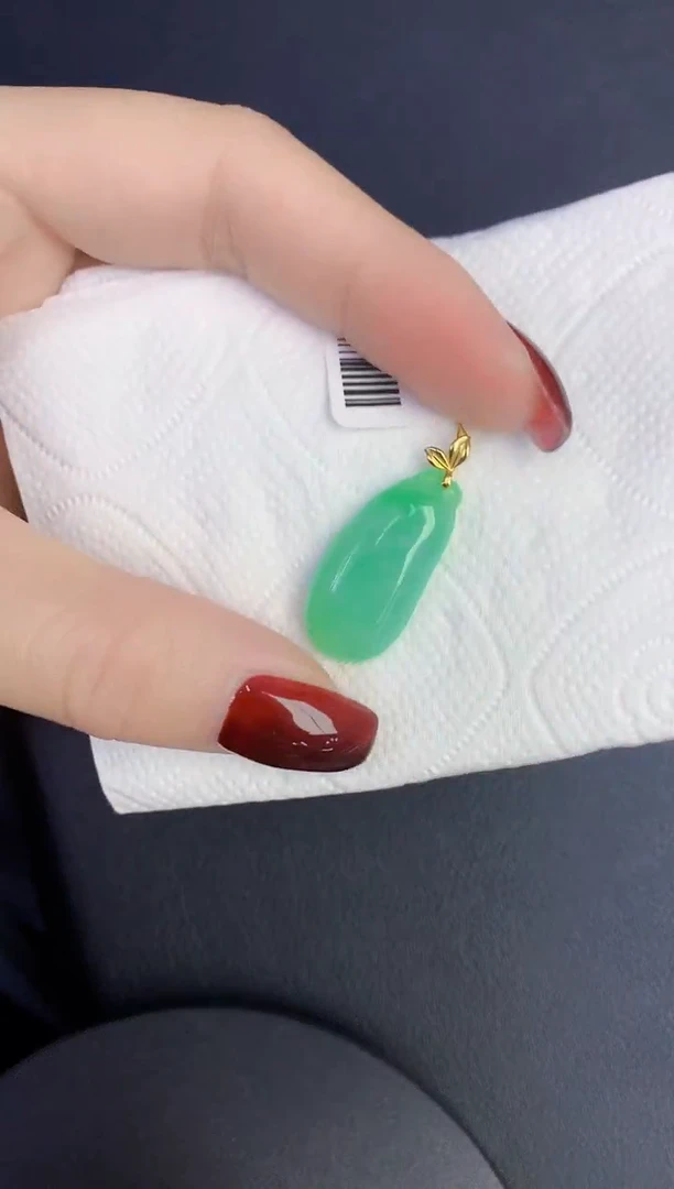 颈饰18K金镶嵌翡翠缅甸天然翡翠A货