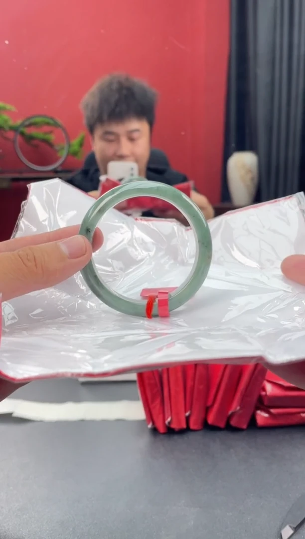未镶嵌手镯翡翠6