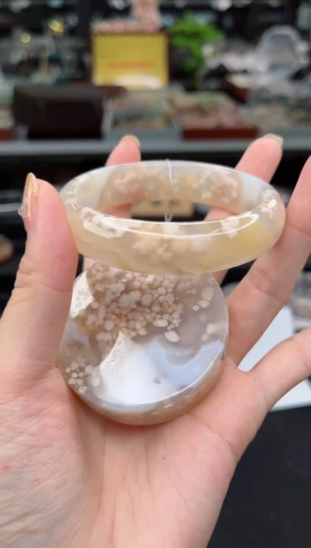 【闪购商品】石英质玉手镯未镶嵌58圈口（赠品镯心）3572368