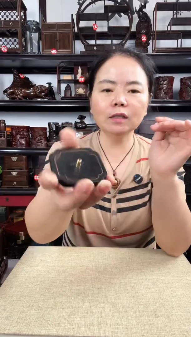 木手香插老李红木工艺品