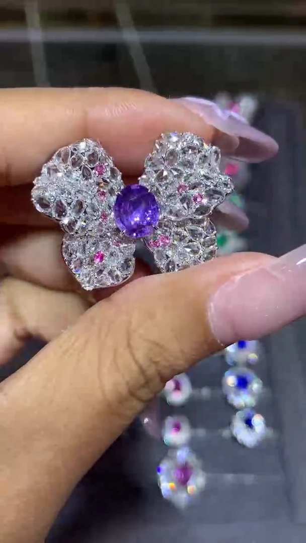 戒指彩色蓝宝石18K金镶嵌2.1CT
