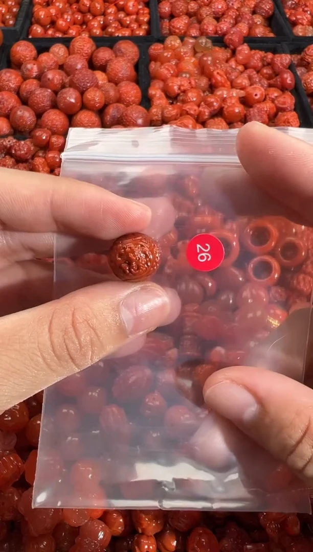 南红玛瑙未镶嵌颈饰11