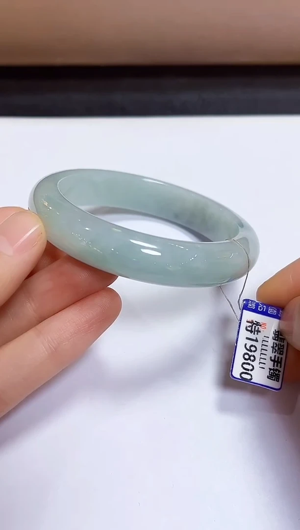 颈饰未镶嵌翡翠手镯56