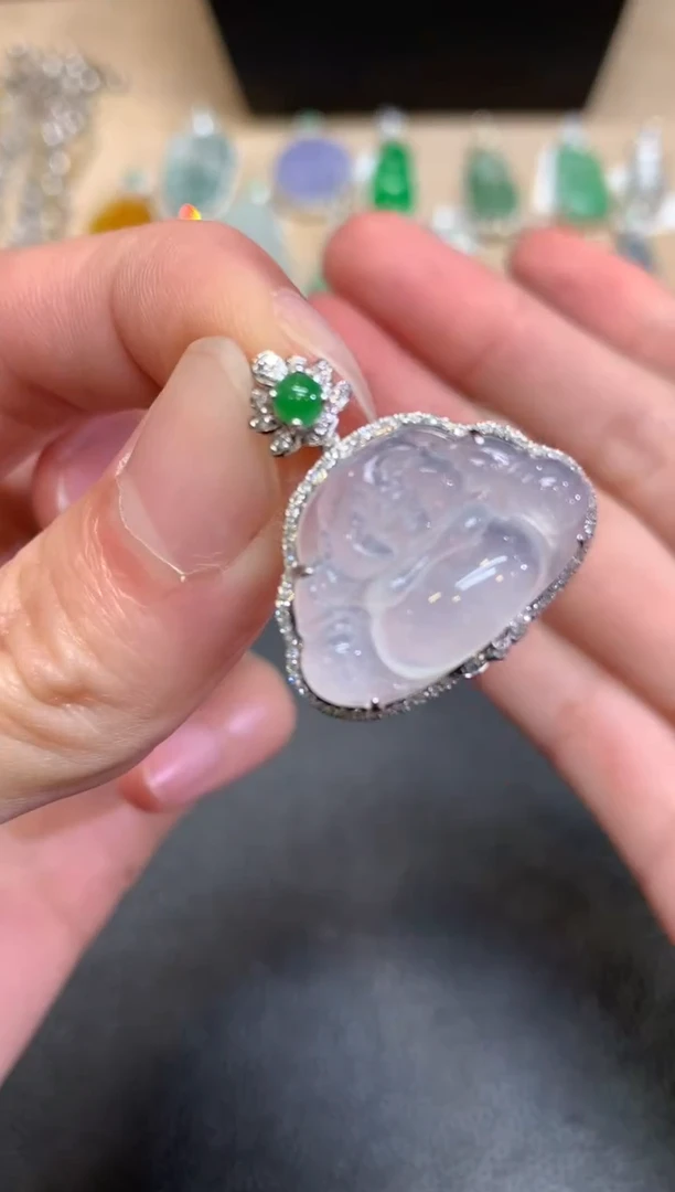 【闪购商品】翡翠颈饰18K金镶嵌佛公【无服务费】