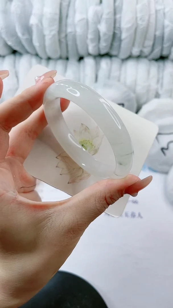 【闪购商品】石英质玉手镯未镶嵌0800314483-多样性发货