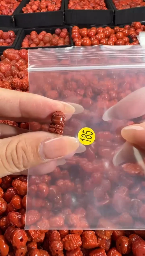 颈饰未镶嵌南红玛瑙1