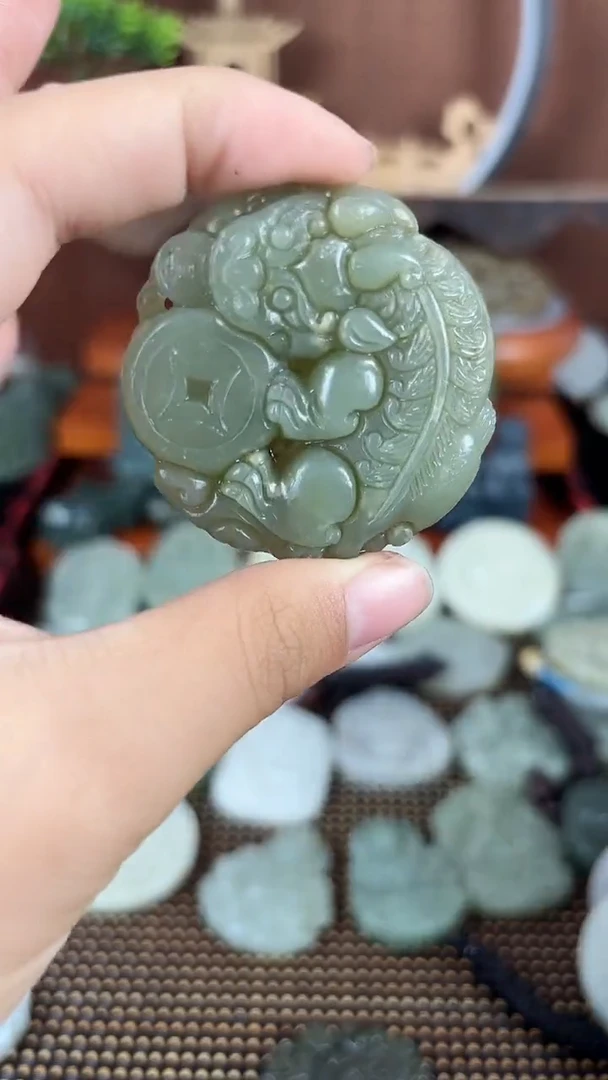 和田玉未镶嵌颈饰1