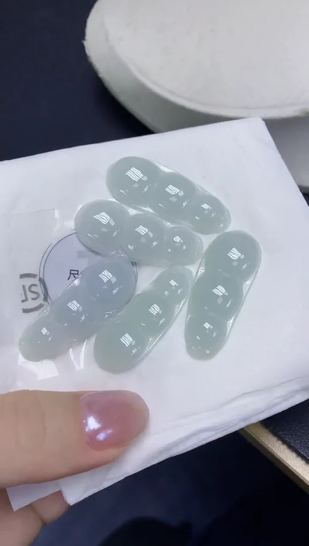 翡翠未镶嵌颈饰天然缅甸翡翠A货多样性发其一