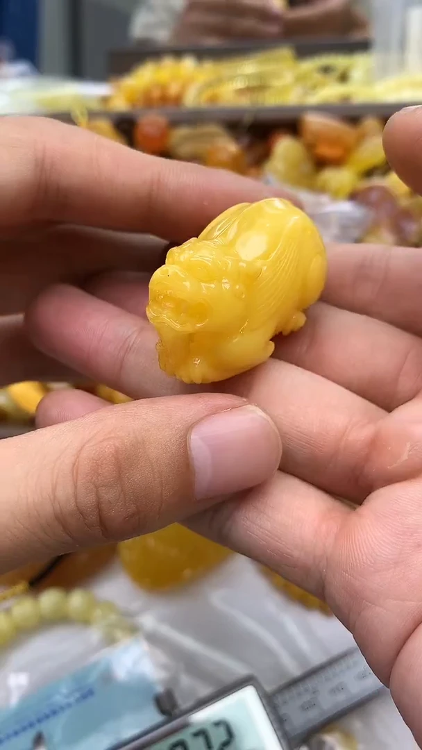 裸石蜜蜡未镶嵌貔貅