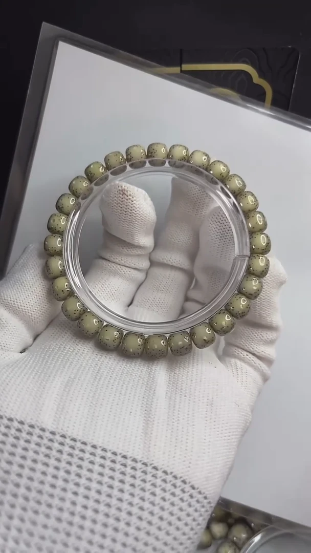 手串星月菩提小驼包8x7.a531