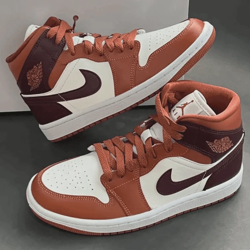 Nike/耐克高帮板鞋 AIR JORDAN 1MID 橙色中帮AJ1篮球鞋男女同款