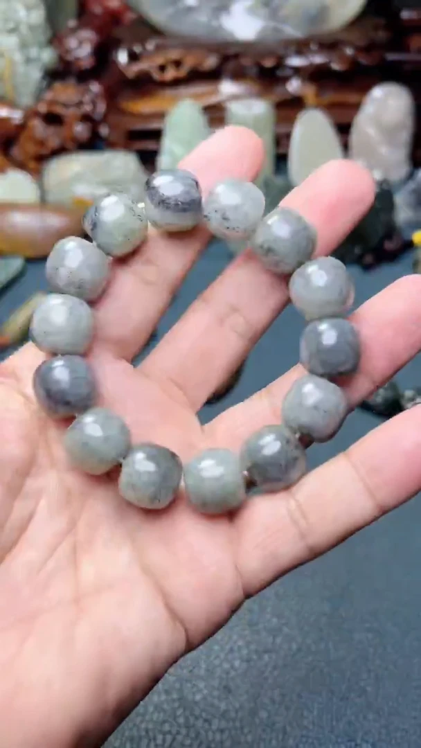 未镶嵌和田玉把件-