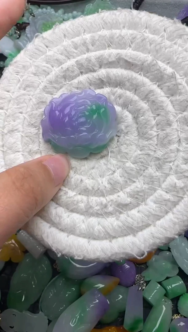 颈饰未镶嵌翡翠缅甸翡翠吊坠