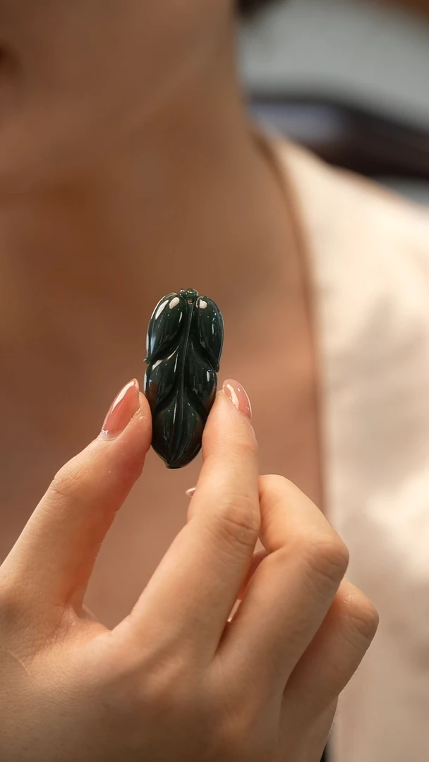 翡翠未镶嵌颈饰墨翠叶子