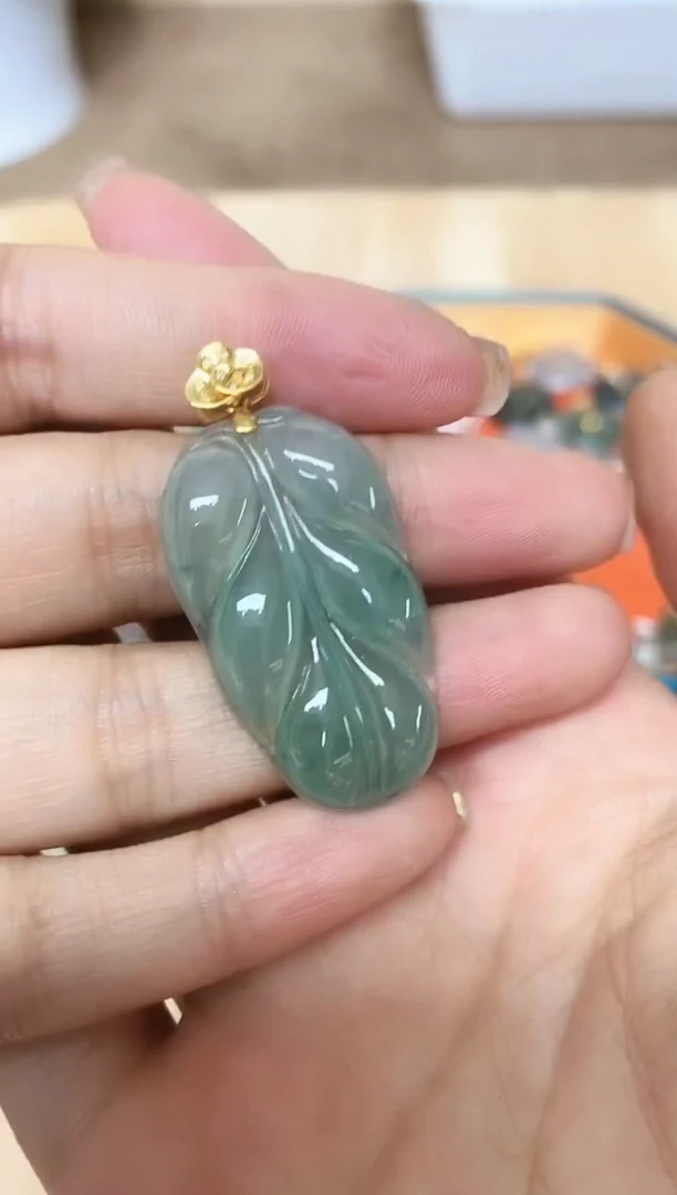 翡翠18K金镶嵌颈饰250605165