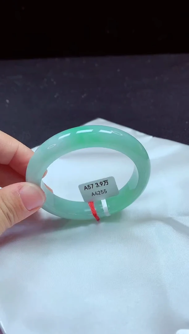 【闪购商品】翡翠手镯未镶嵌镯子57+