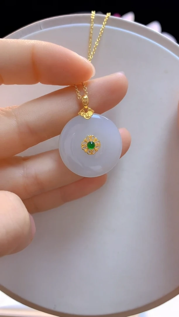 吊坠(赠链)18K金镶嵌和田玉白玉平安扣