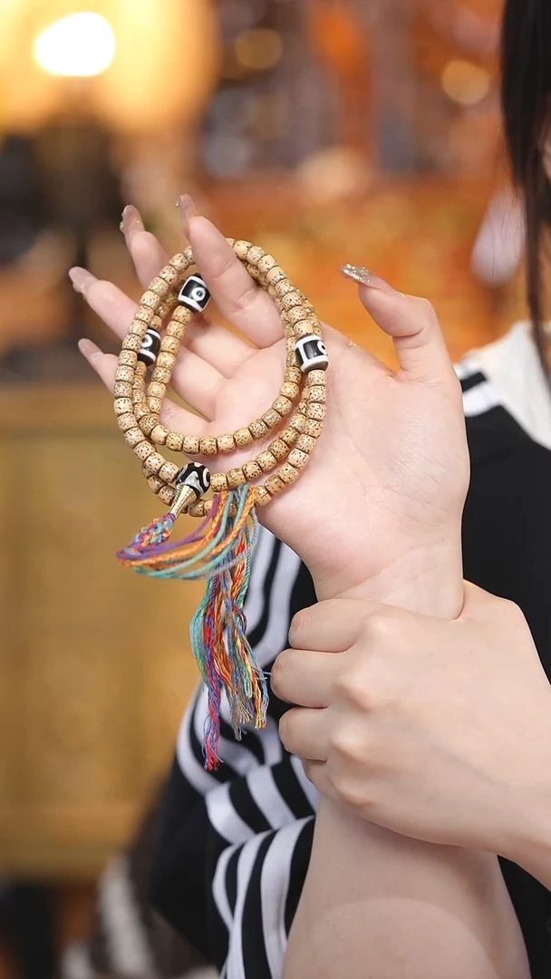 【闪购商品】玛瑙/玉髓颈饰未镶嵌二眼多圈手串