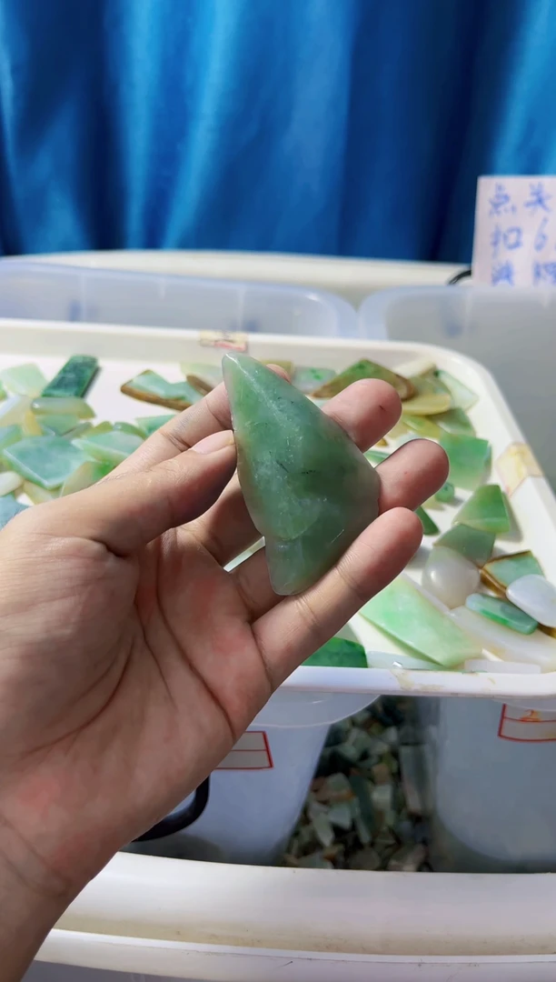 定制翡翠未镶嵌翡翠