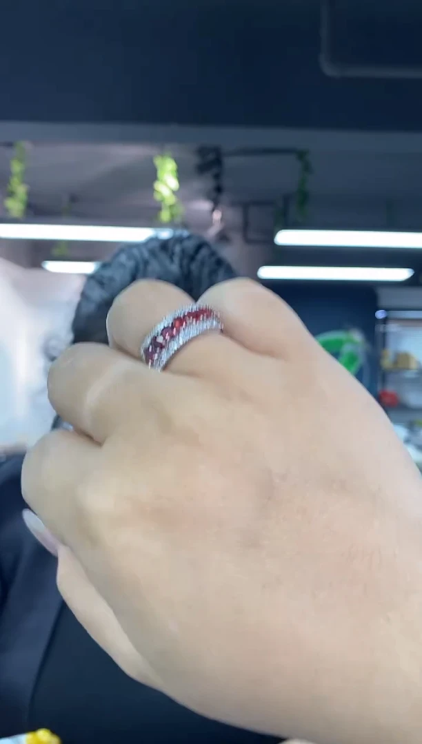 石榴石戒指未镶嵌多样性发其一颜色微差