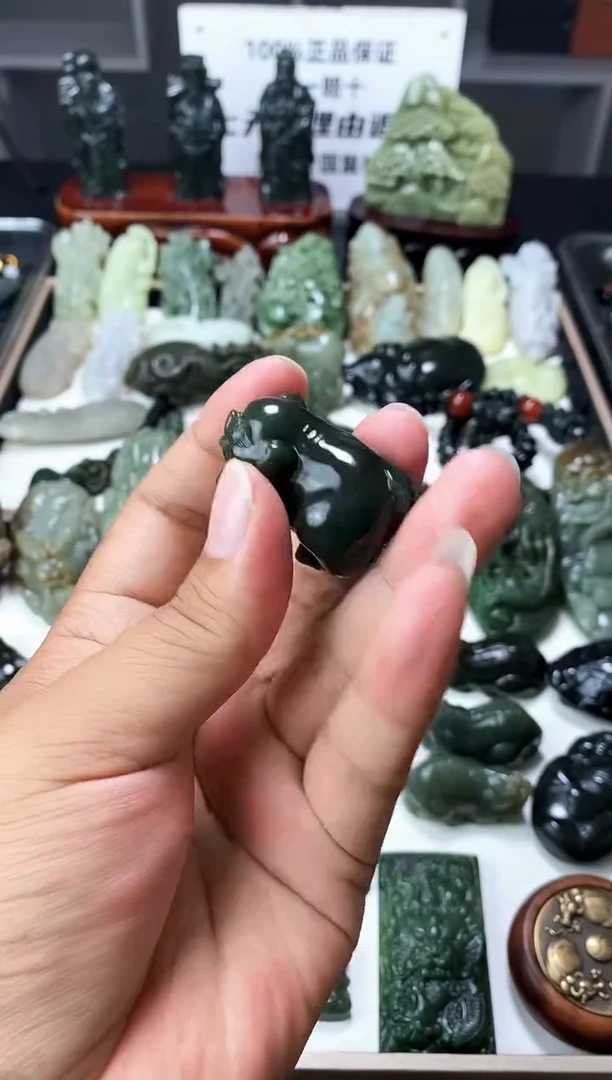 颈饰未镶嵌和田玉1
