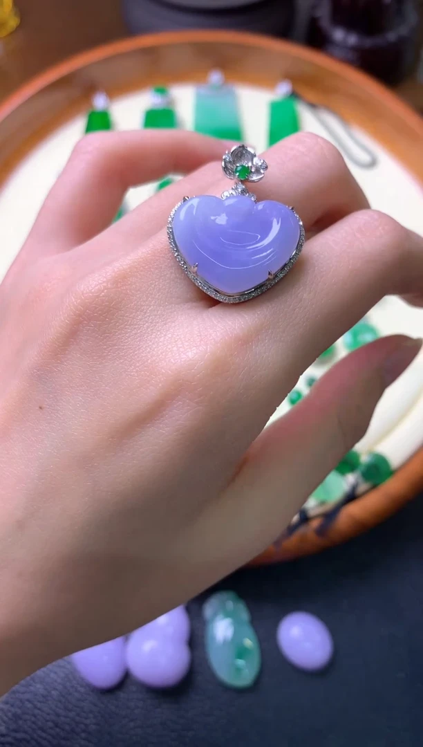 【闪购商品】翡翠吊坠(赠链)18K金镶嵌吊坠