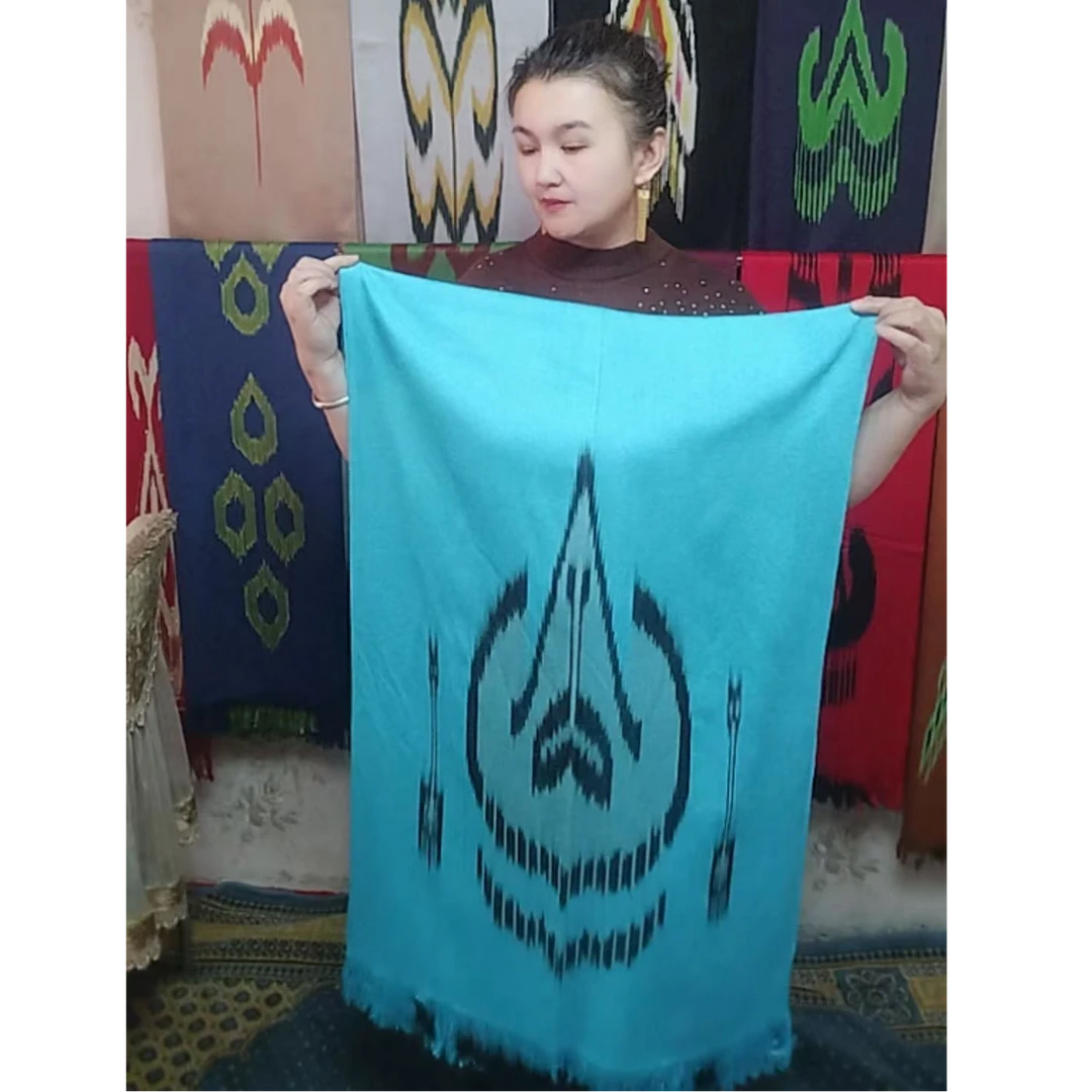 2025春季最新款新疆和田特产艾德莱斯围巾60x180cm蓝色