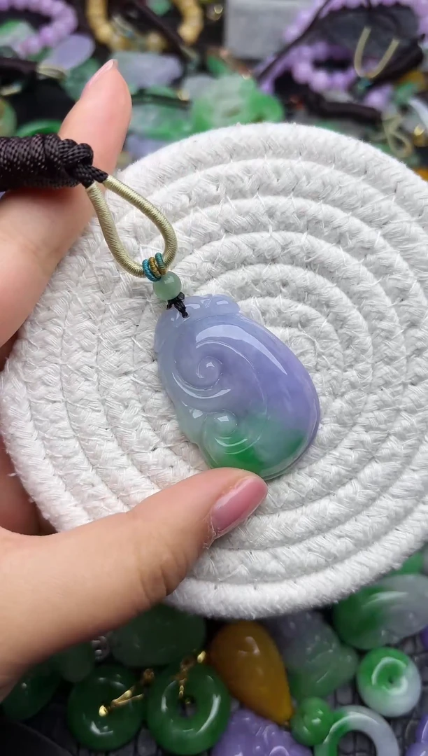 颈饰未镶嵌翡翠缅甸翡翠吊坠