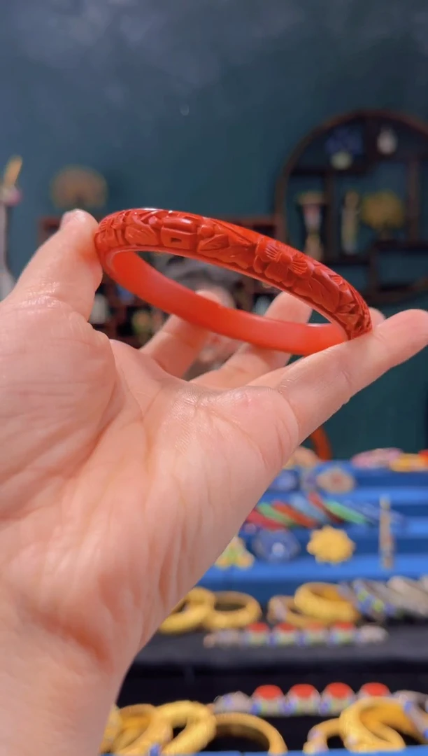 【闪购商品】雕漆手镯红色精品圈口61