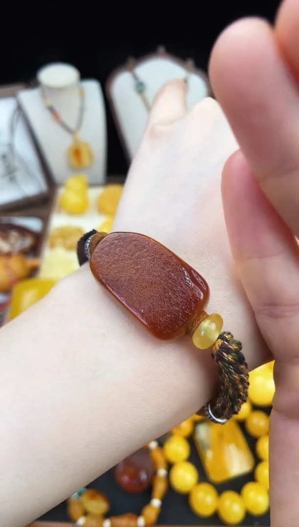 琥珀未镶嵌珠宝奇石柒月