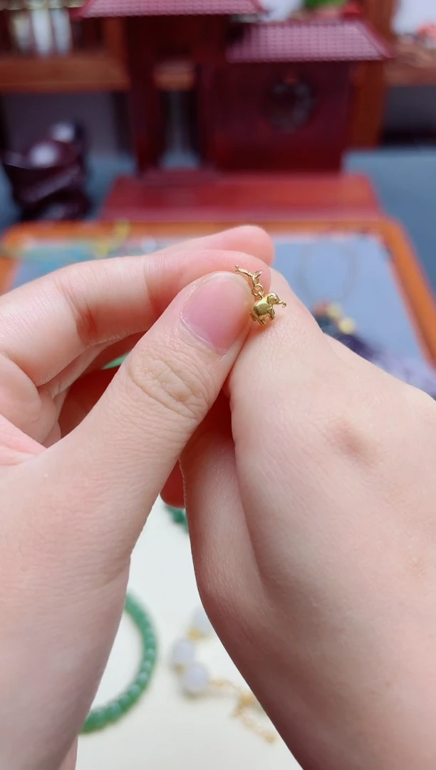 18K金颈饰18K金象挂件*1 ZX赠链