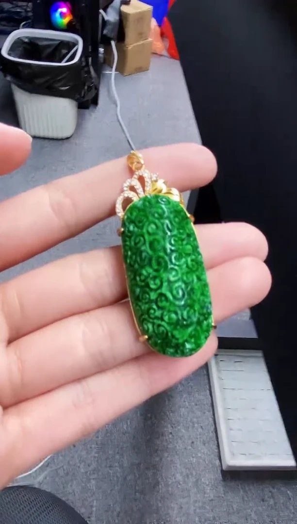 颈饰未镶嵌翡翠吊坠