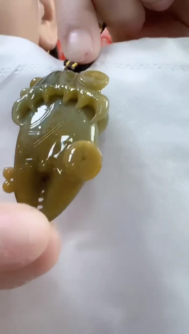 翡翠未镶嵌颈饰孤品蟹钳