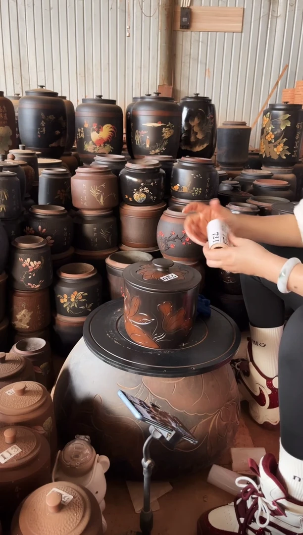 【闪购商品】壶瑕疵茶叶罐 小五饼荷花 720