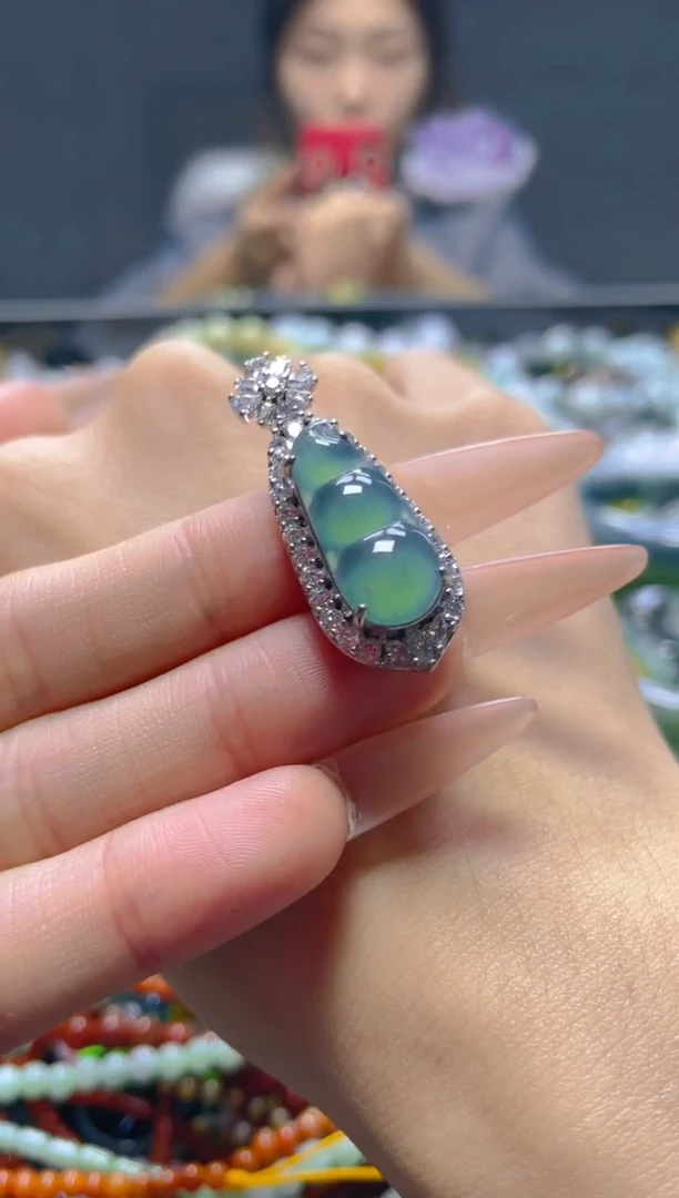 颈饰未镶嵌翡翠/X/翡翠A货，一件也是批发价