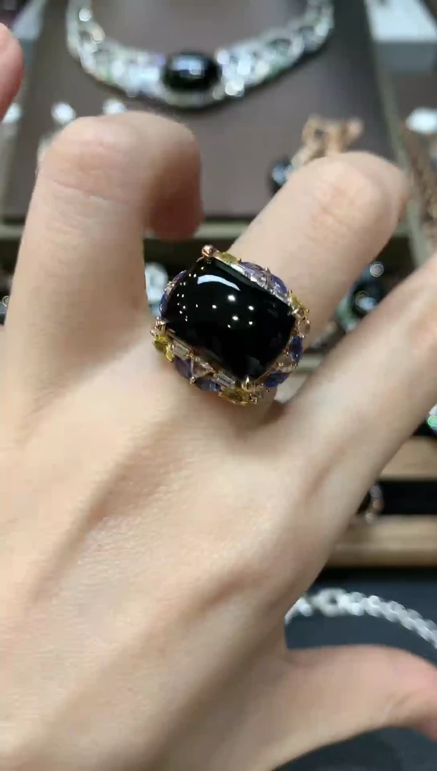 18K金镶嵌戒指翡翠冬日珠宝W54