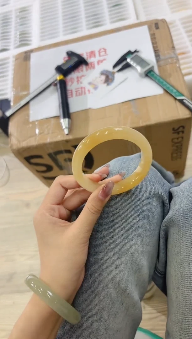 未镶嵌手镯石英质玉88-61HU