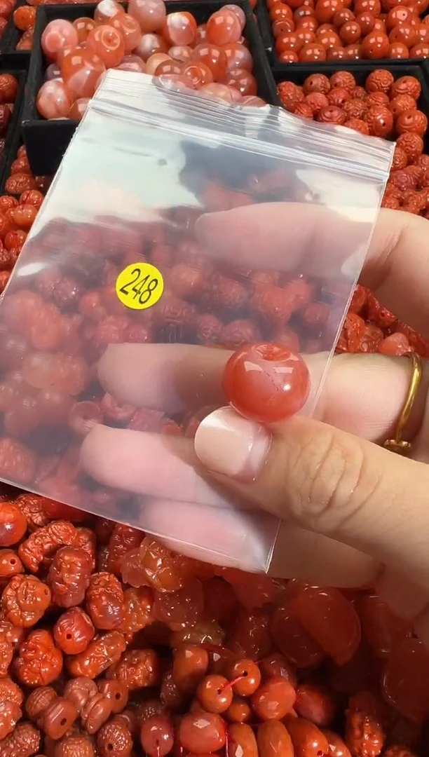 颈饰未镶嵌南红玛瑙1