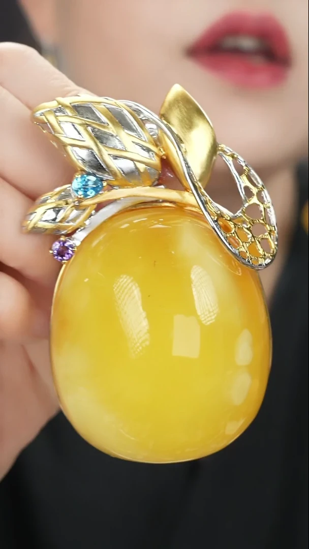 银S925镀金镶嵌颈饰琥珀蜜蜡吊坠