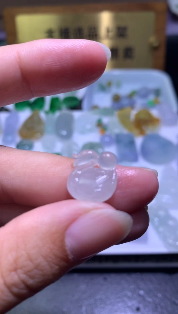 未镶嵌定制翡翠毛货