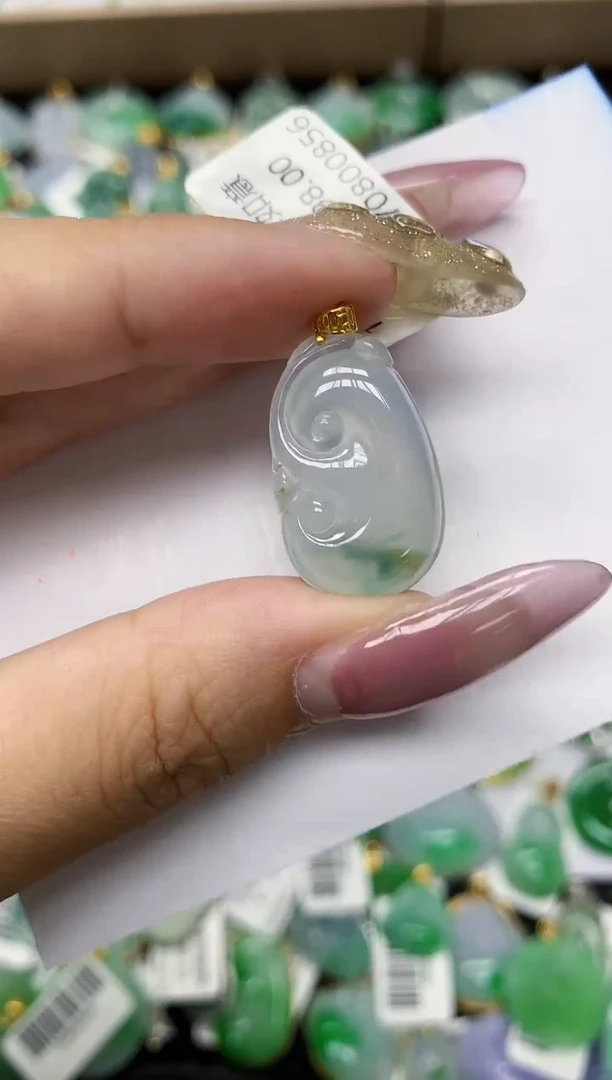 翡翠18K金镶嵌颈饰1111111111