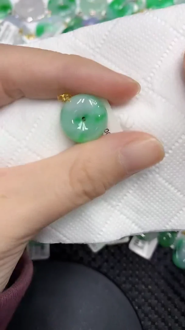 颈饰18K金镶嵌翡翠11111111111111111