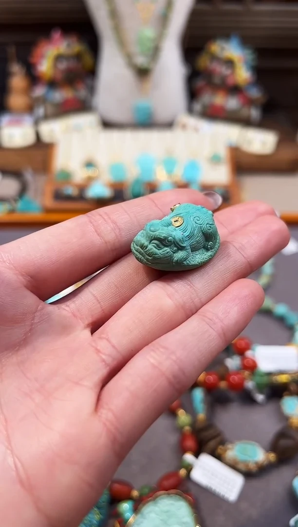 未镶嵌绿松石配饰瓜*貔貅