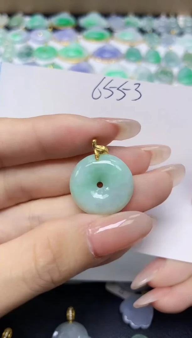 翡翠未镶嵌颈饰 天然缅甸翡翠A货