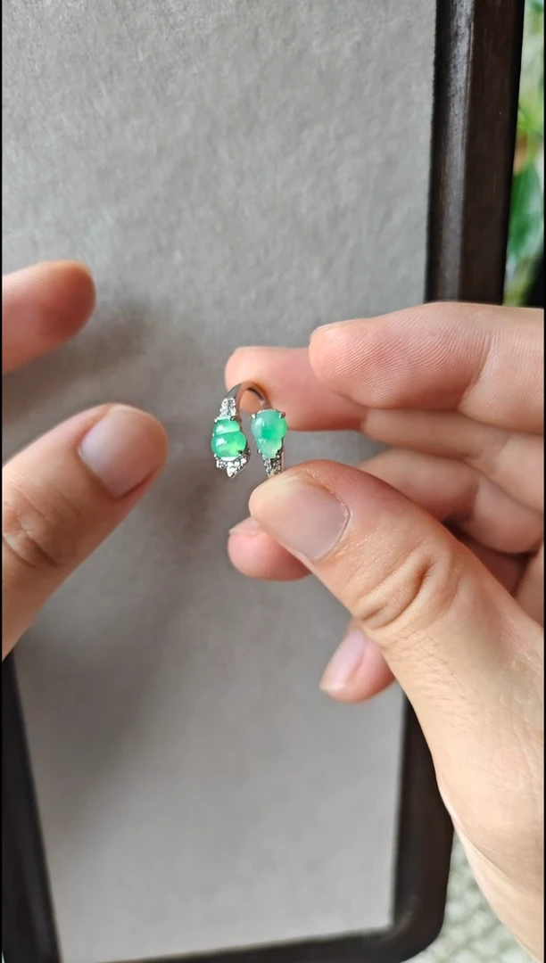 翡翠戒指银S925镶嵌翡翠戒指S925银镶嵌