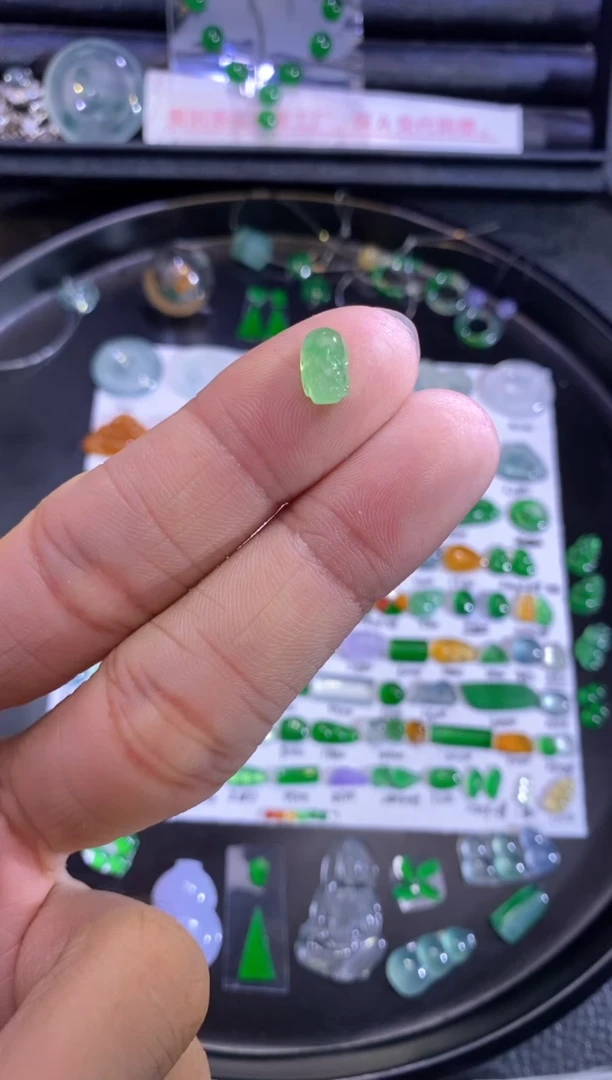 未镶嵌挂件翡翠貔貅