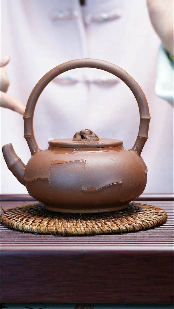 茶壶紫砂李群制 竹节提梁  450cc